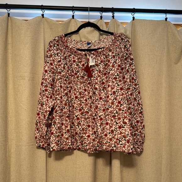 OLD NAVY Women's Floral Top - Red and White - Picture 13 of 14